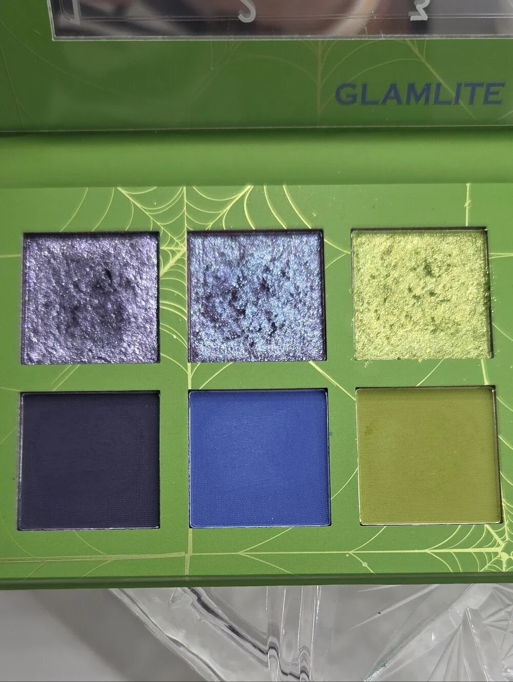 GLAMLITE X SCOOBY-DOO RUH-ROH RAGGY! EYESHADOW PALETTE